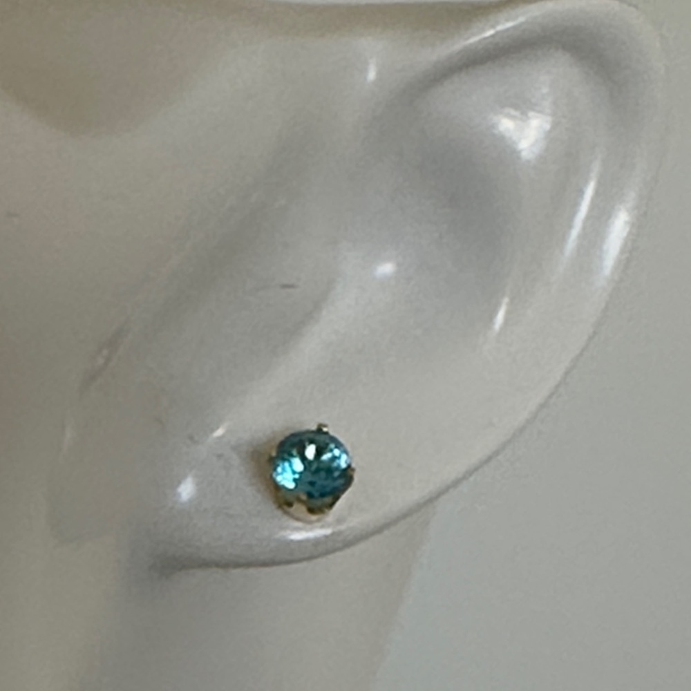 14k real solid Gold Real Topaz Gems Earrings